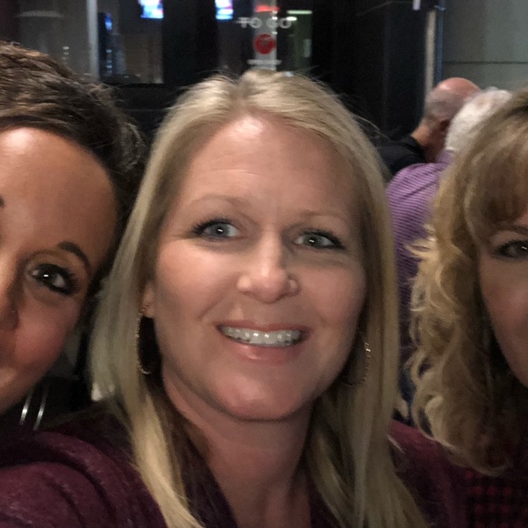 Meet your Posher, Mandy - Picture 1 of 1